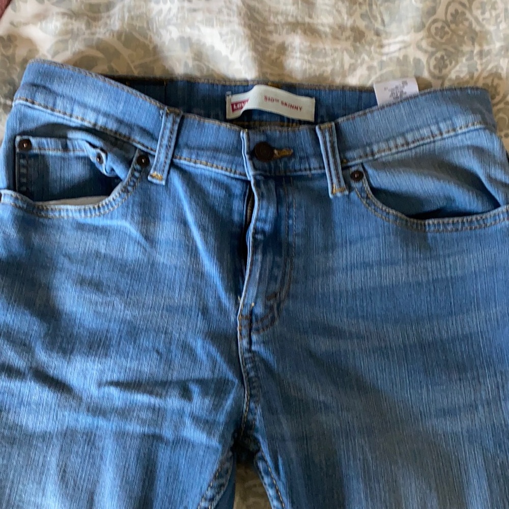 Light denim Levi skinny jeans